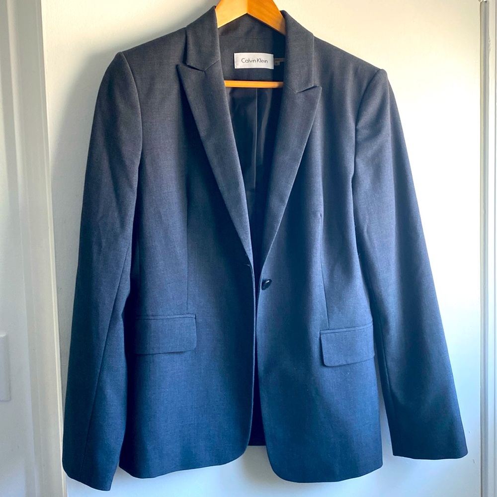 Like new - Calvin Klein Women’s Charcoal Classic Single-Button Blazer Size 6